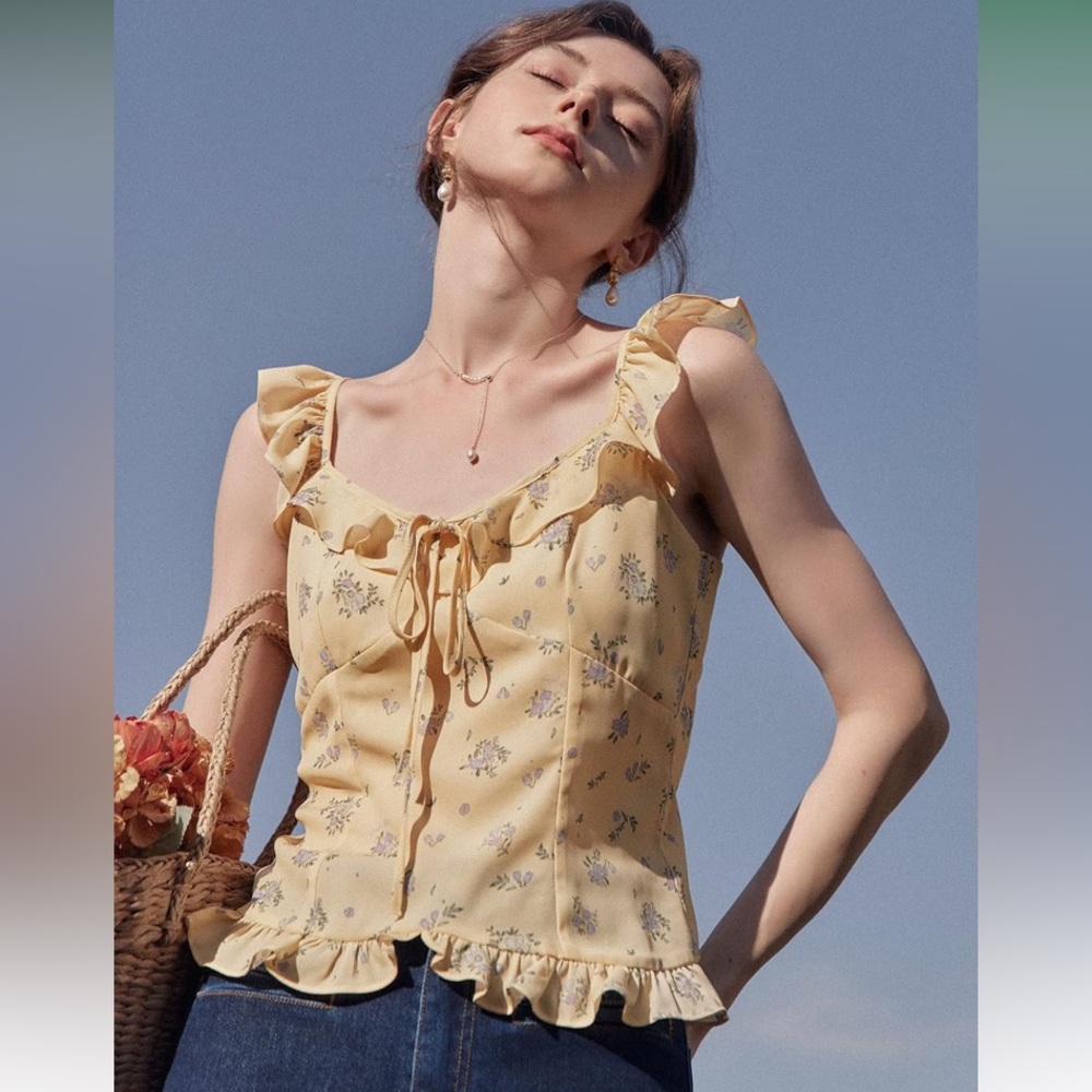 Simple Retro Floral Top